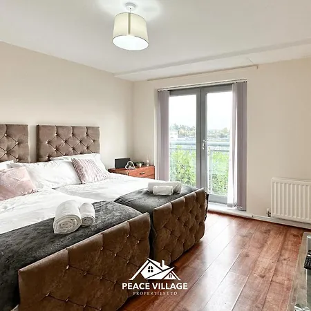 Ashton Co-Living - Private Room Self-Cater Manchester Extérieur photo