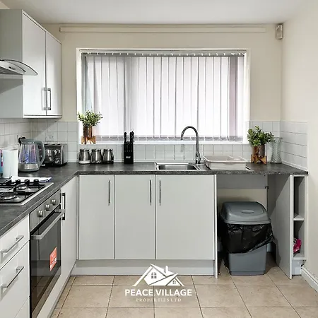 Ashton Co-Living - Private Room Self-Cater Manchester Extérieur photo