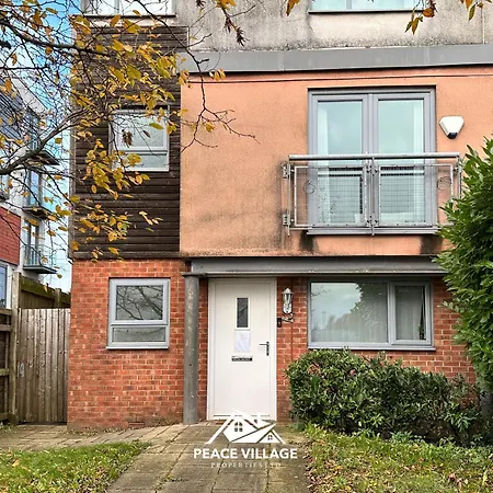 Ashton Co-Living - Private Room Self-Cater Manchester Extérieur photo