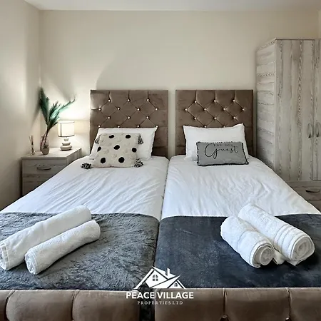 Ashton Co-Living - Private Room Self-Cater Manchester Extérieur photo